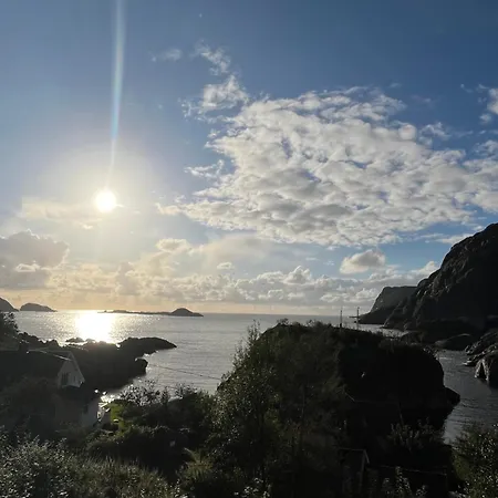 Buveien 158, Pa Bakkeplan Med Utsikt Utover Havet Apartamento Sogndalsstrand