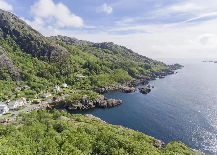 Apartamento Buveien 158, Pa Bakkeplan Med Utsikt Utover Havet