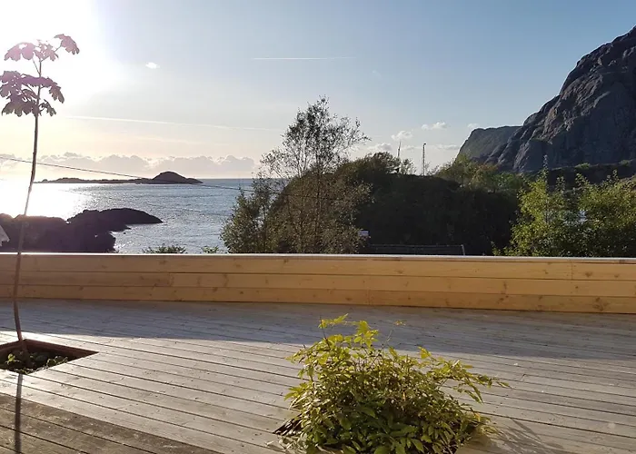 Buveien 158, Pa Bakkeplan Med Utsikt Utover Havet Apartamento